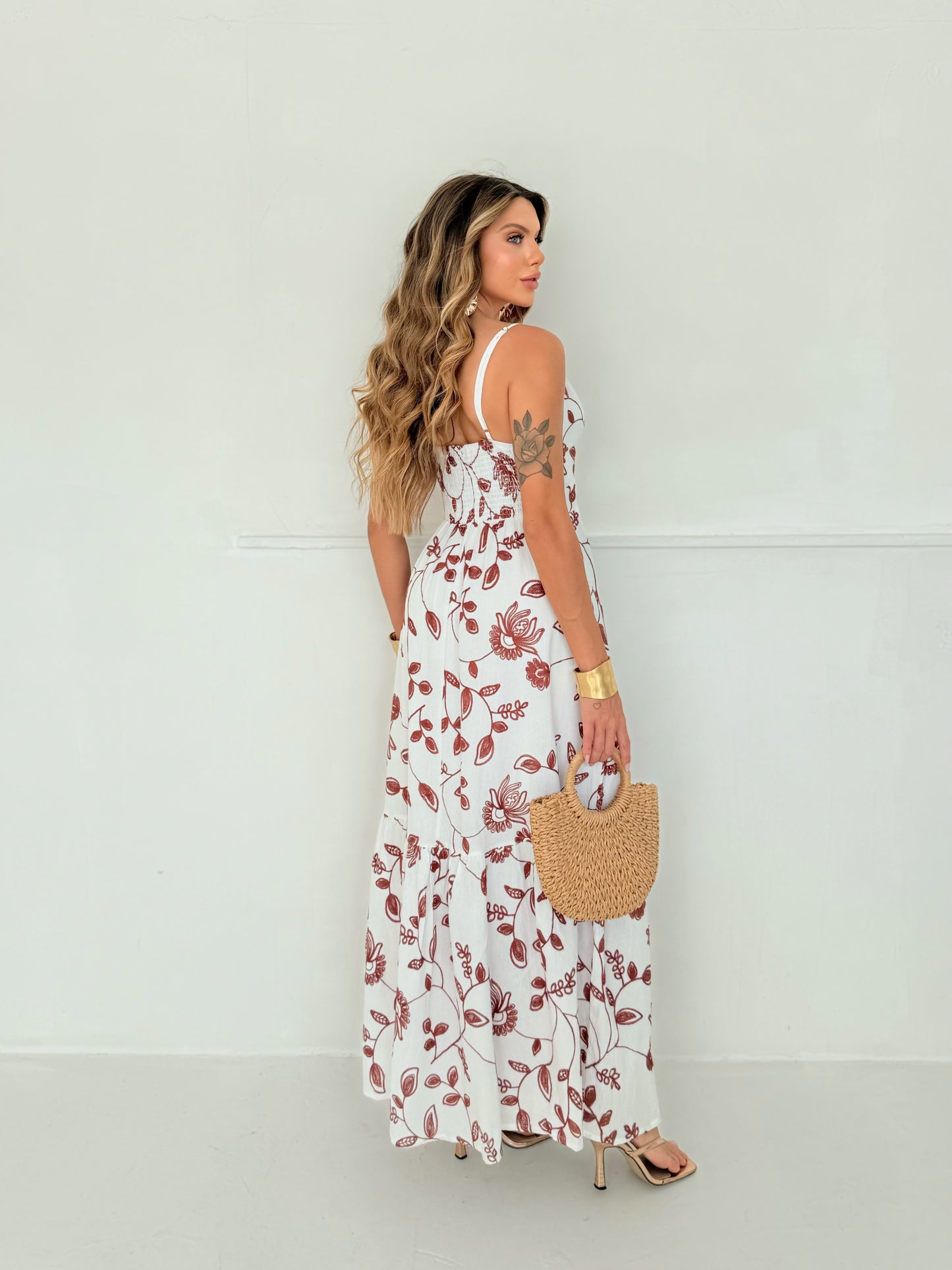 Vestido Longo Branco com Estampa Floral Terracota