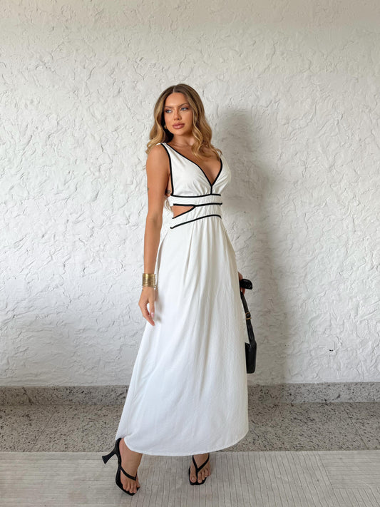 Vestido Branco e Preto com Abertura Lateral