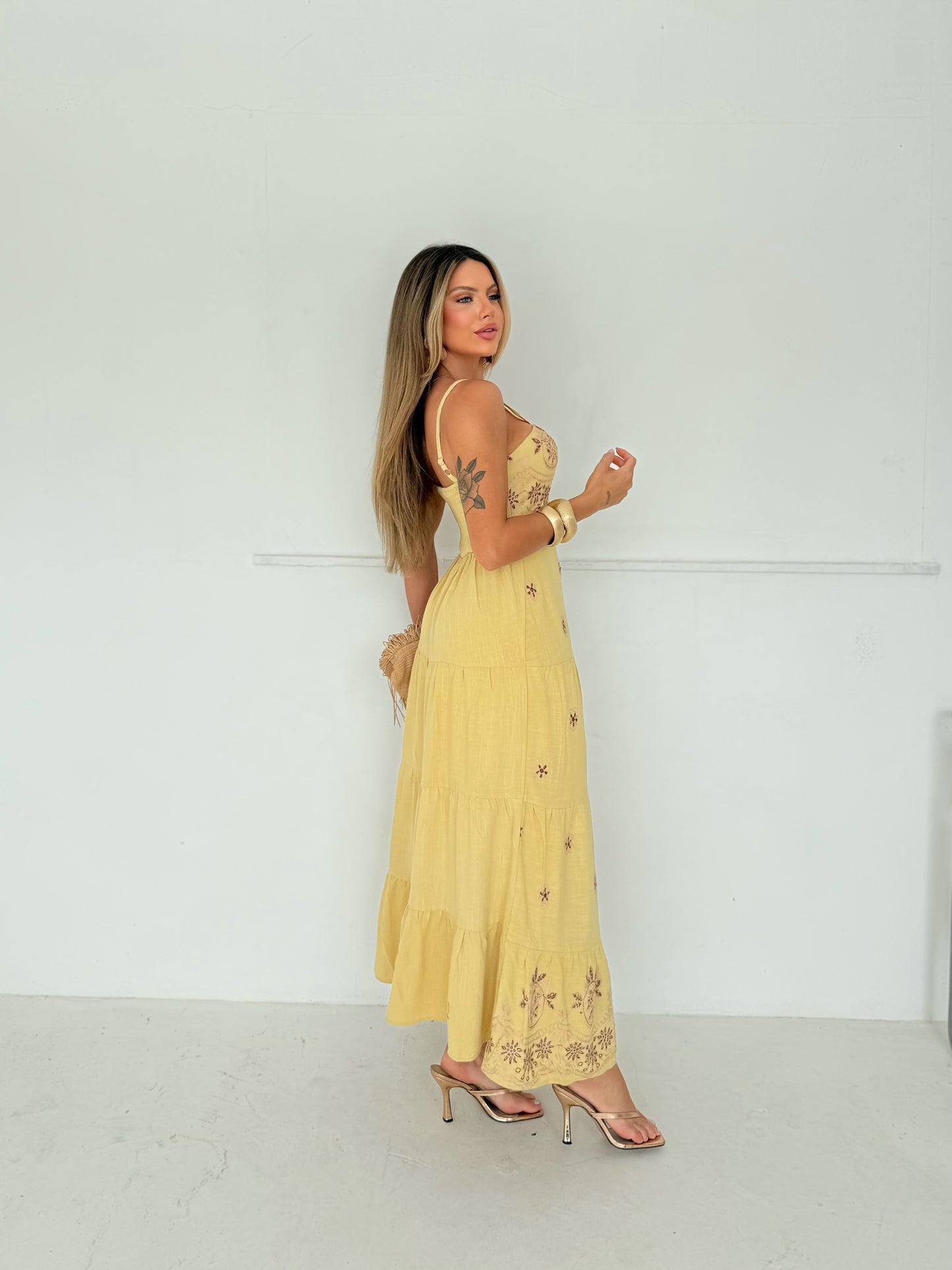 Vestido Amarelo Bordado Natural Autêntico