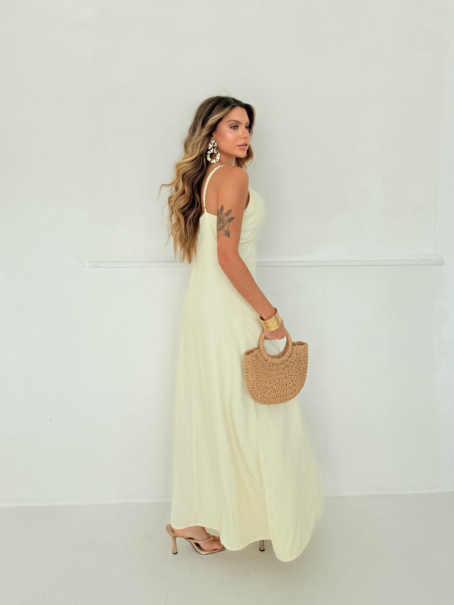Vestido Longo Amarelo Manteiga com Argola