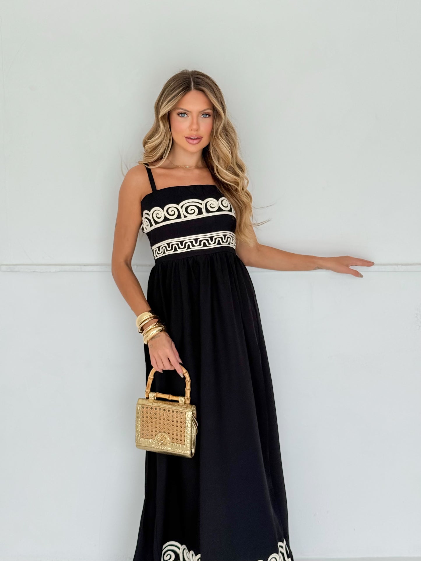 Vestido Preto Artesanal