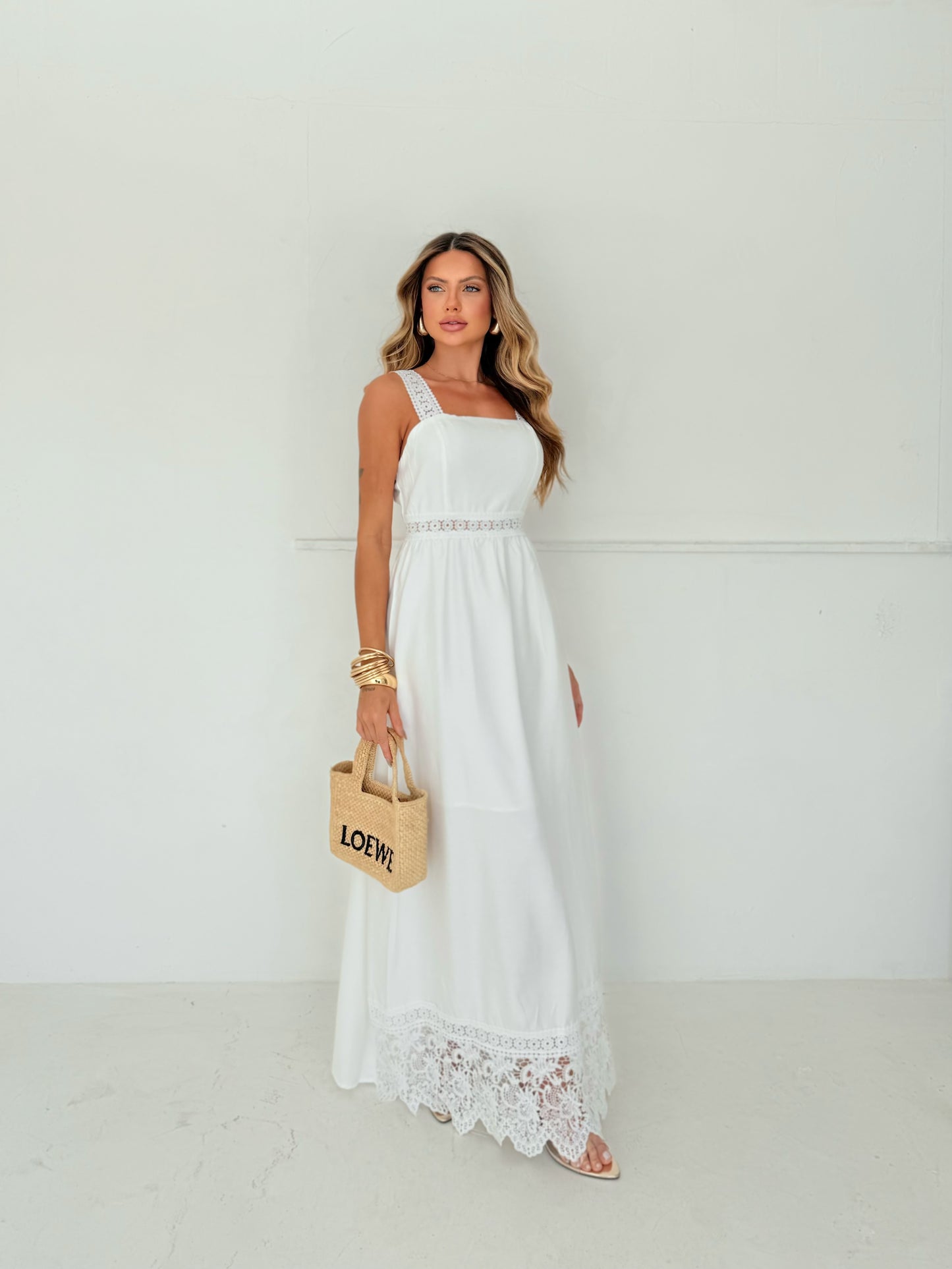 Vestido Longo Branco com Renda Artesanato