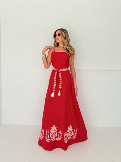 Vestido Longo Vermelho Bordado Delicadeza
