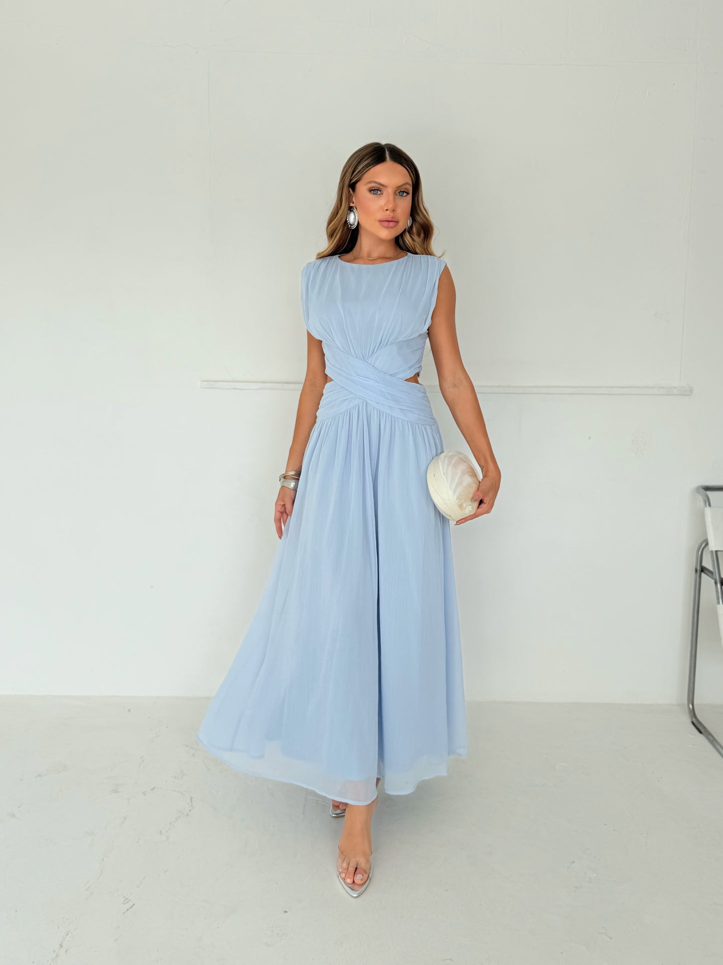 Vestido Longo Azul Sereno com Recortes