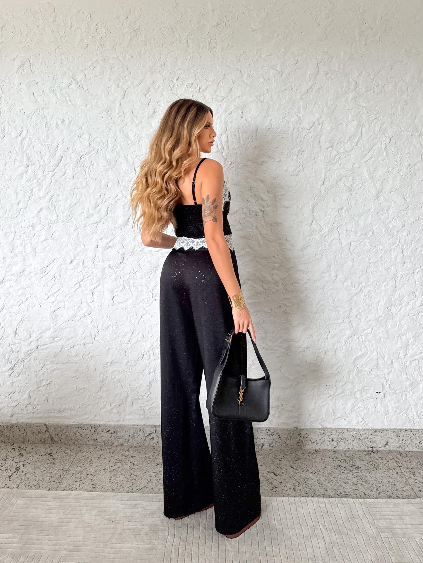 Conjunto Preto e Branco Social